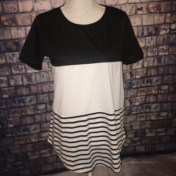 STRIPED & LACE BLACK & WHITE TUNIC TEE XL NWT - Picture 2 of 4